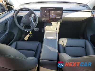 Zdjęcie 8 z 13 samochodu: 2024 TESLA MODEL Y VIN:7SAYGDEE5RA264419 - miniatura