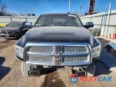 Piąte zdjęcie samochodu w środku: 2015 RAM 3500 LARAMIE VIN:3C63R3JJXFG580087 - miniatura