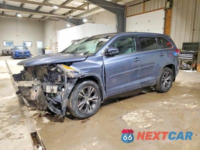 2018 TOYOTA HIGHLANDER LE 5TDBZRFH6JS865697 - główne zdjęcie licytacji z USA - miniatura