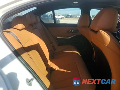 Zdjęcie 10 z 12 samochodu: 2025 BMW 330I VIN:3MW69CW06S8F32366 - miniatura