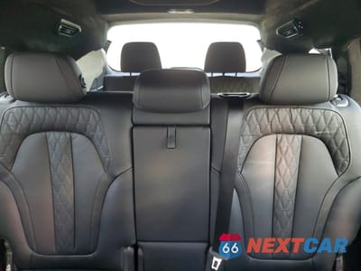 Zdjęcie 10 z 14 samochodu: 2026 BMW X7 M60I VIN:5UX33EM09T9079288 - miniatura