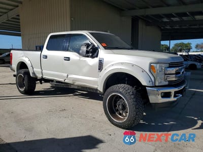 Czwarte zdjęcie samochodu z boku: 2017 FORD F250 SUPER DUTY VIN:1FT7W2BT1HEB13289 - miniatura