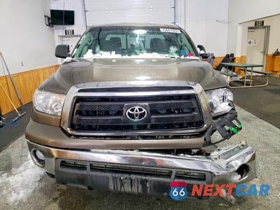 Piąte zdjęcie samochodu w środku: 2012 TOYOTA TUNDRA DOUBLE CAB SR5 VIN:5TFUM5F1XCX029973 - miniatura