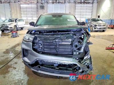 Piąte zdjęcie samochodu w środku: 2026 FORD EXPLORER ACTIVE VIN:1FMUK8DH8TGA11118 - miniatura