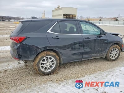 Trzecie zdjęcie samochodu z tyłu: 2022 CHEVROLET EQUINOX LT VIN:3GNAXKEV4NL237687 - miniatura
