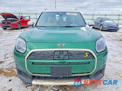 Piąte zdjęcie samochodu w środku: 2025 MINI COUNTRYMAN SE ALL4 VIN:WMZ53GA02S7R47331 - miniatura