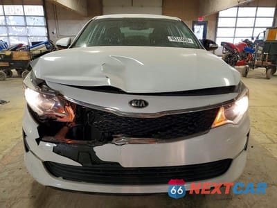 Piąte zdjęcie samochodu w środku: 2016 KIA OPTIMA LX VIN:5XXGT4L39GG065263 - miniatura