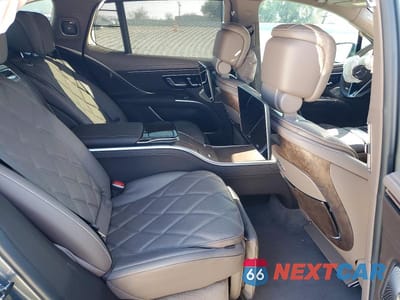 Zdjęcie 11 z 13 samochodu: 2025 MERCEDES-BENZ EQS SUV 680 4MATIC MAYBACH VIN:4JGDX5FB5SA037587 - miniatura