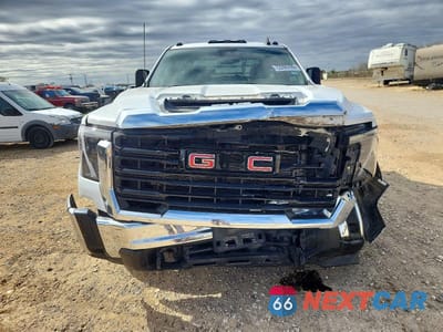 Piąte zdjęcie samochodu w środku: 2024 GMC SIERRA HD FLATBED TRUCK VIN:1GD39SEY4RF134674 - miniatura