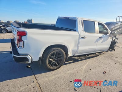 Trzecie zdjęcie samochodu z tyłu: 2022 CHEVROLET SILVERADO LTD C1500 CUSTOM VIN:1GCPWBEK1NZ135736 - miniatura