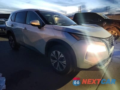 Czwarte zdjęcie samochodu z boku: 2022 NISS ROGUE SV VIN:5N1BT3BB1NC672585 - miniatura