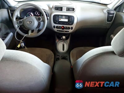 Zdjęcie 8 z 11 samochodu: 2017 KIA SOUL EV VIN:KNDJP3AE3H7022248 - miniatura