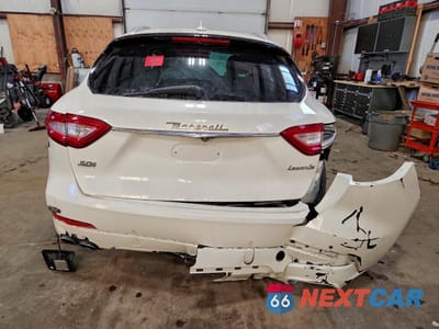 Zdjęcie 6 z 12 samochodu: 2021 MASERATI LEVANTE LUXURY VIN:ZN661XULXMX199337 - miniatura