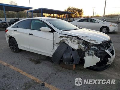 Czwarte zdjęcie samochodu z boku: 2013 HYUNDAI SONATA SE VIN:5NPEC4AC7DH688536 - miniatura