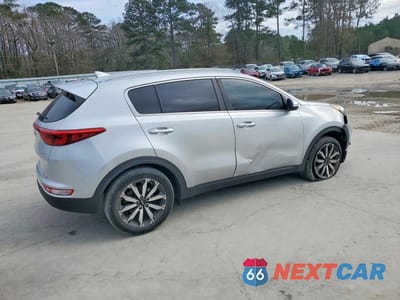 Trzecie zdjęcie samochodu z tyłu: 2018 KIA SPORTAGE EX VIN:KNDPN3AC0J7390617 - miniatura