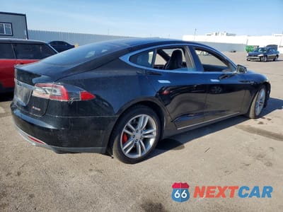 Trzecie zdjęcie samochodu z tyłu: 2015 TESLA MODEL S P85D VIN:5YJSA1H46FF085360 - miniatura
