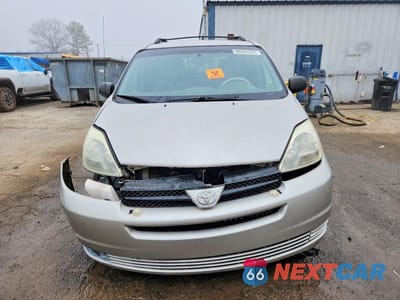 Piąte zdjęcie samochodu w środku: 2004 TOYOTA SIENNA LE 8 PASSENGER VIN:5TDZA23C64S188564 - miniatura