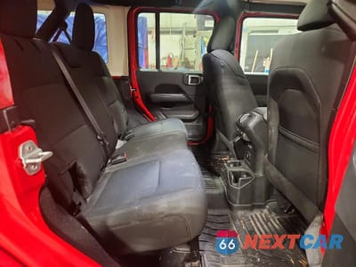 Zdjęcie 11 z 13 samochodu: 2022 JEEP WRANGLER UNLIMITED SAHARA VIN:1C4HJXEN0NW268855 - miniatura