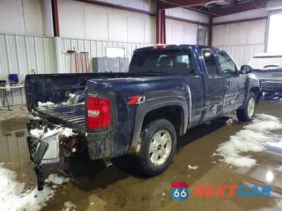 Trzecie zdjęcie samochodu z tyłu: 2010 CHEVROLET SILVERADO K1500 LTZ VIN:1GCSKTE30AZ167141 - miniatura