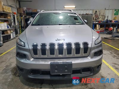 Piąte zdjęcie samochodu w środku: 2018 JEEP CHEROKEE LATITUDE VIN:1C4PJMCB1JD609849 - miniatura