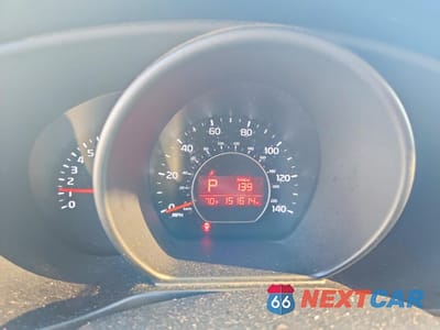 Zdjęcie 9 z 14 samochodu: 2019 KIA SOUL + VIN:KNDJP3A5XK7631246 - miniatura