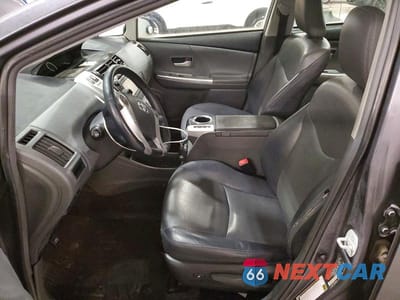 Zdjęcie 7 z 12 samochodu: 2013 TOYOTA PRIUS V VIN:JTDZN3EU3D3216435 - miniatura