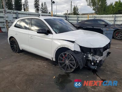 Czwarte zdjęcie samochodu z boku: 2024 AUDI SQ5 PREMIUM PLUS VIN:WA1B4AFYXR2007226 - miniatura