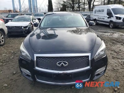 Piąte zdjęcie samochodu w środku: 2018 INFINITI Q70L 3.7 LUXE VIN:JN1BY1PR7JM370323 - miniatura