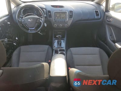 Zdjęcie 8 z 12 samochodu: 2017 KIA FORTE LX VIN:3KPFL4A78HE156021 - miniatura