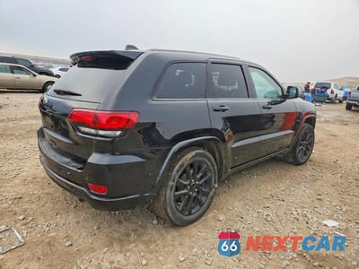 Trzecie zdjęcie samochodu z tyłu: 2018 JEEP GRAND CHEROKEE LAREDO VIN:1C4RJFAG7JC335758 - miniatura
