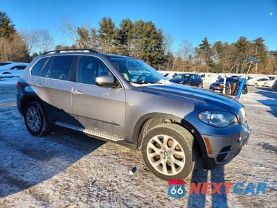 Czwarte zdjęcie samochodu z boku: 2013 BMW X5 XDRIVE35I VIN:5UXZV4C51D0E07307 - miniatura