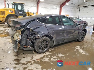 Trzecie zdjęcie samochodu z tyłu: 2024 TESLA MODEL Y VIN:7SAYGDEE8RF160817 - miniatura