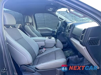 Piąte zdjęcie samochodu w środku: 2020 FORD F150 VIN:1FTMF1CB7LKE59067 - miniatura