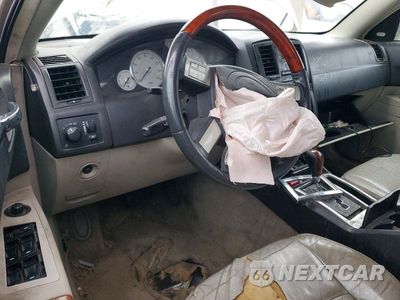 Zdjęcie 8 z 12 samochodu: 2006 CHRYSLER 300C VIN:2C3LA63H06H244562 - miniatura