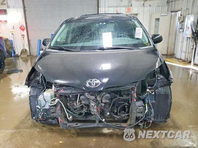 Piąte zdjęcie samochodu w środku: 2017 TOYOTA SIENNA SE VIN:5TDXZ3DC3HS766694 - miniatura