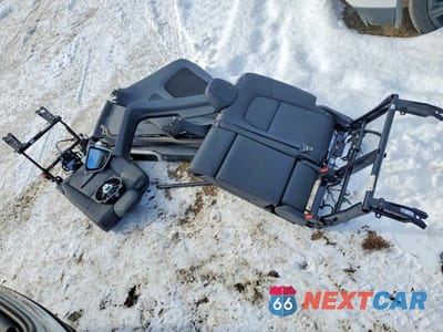 Zdjęcie 12 z 13 samochodu: 2024 TESLA MODEL Y VIN:7SAYGDED6RA318642 - miniatura