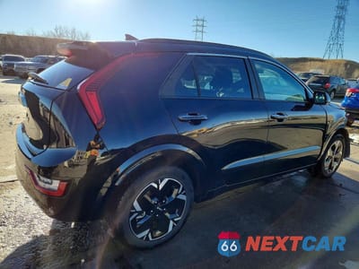 Trzecie zdjęcie samochodu z tyłu: 2024 KIA NIRO EV WAVE VIN:KNDCT3L14R5081742 - miniatura