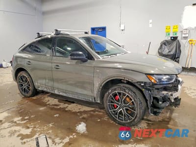 Czwarte zdjęcie samochodu z boku: 2024 AUDI Q5 SPORTBACK PREMIUM 45 VIN:WA14AAFY6R2144648 - miniatura