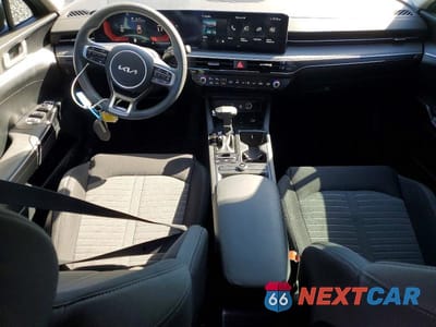 Zdjęcie 8 z 12 samochodu: 2025 KIA K5 LXS VIN:KNAG24J71S5281305 - miniatura