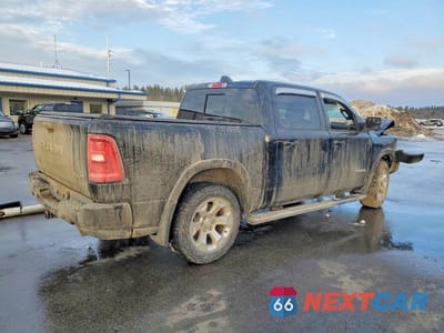 Trzecie zdjęcie samochodu z tyłu: 2025 RAM 1500 BIG HORN VIN:1C6SRFFP6SN607605 - miniatura