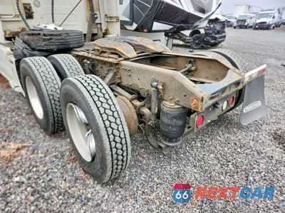 Zdjęcie 9 z 10 samochodu: 2006 VOLVO VN VNL VIN:4V4NC9GH46N425072 - miniatura