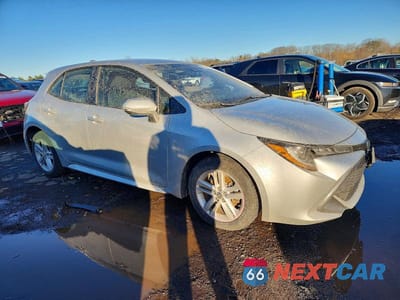 Czwarte zdjęcie samochodu z boku: 2021 TOYOTA COROLLA HATCHBACK SE VIN:JTNB4MBE1M3122735 - miniatura