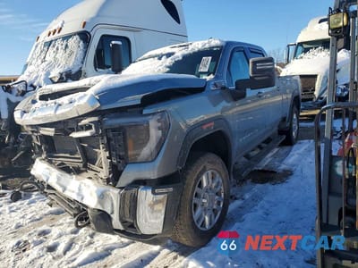 2024 GMC SIERRA K2500 SLE 1GT49ME76RF355172 - główne zdjęcie licytacji z USA - miniatura