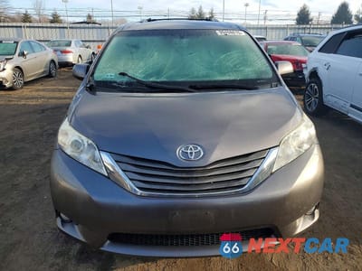 Piąte zdjęcie samochodu w środku: 2011 TOYOTA SIENNA XLE VIN:5TDYK3DC8BS091571 - miniatura