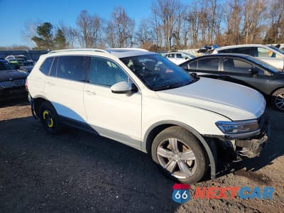 Czwarte zdjęcie samochodu z boku: 2019 VOLKSWAGEN TIGUAN SEL PREMIUM VIN:3VV4B7AX3KM045497 - miniatura