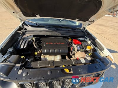 Zdjęcie 7 z 10 samochodu: 2020 JEEP RENEGADE SPORT VIN:ZACNJBAB4LPL50466 - miniatura