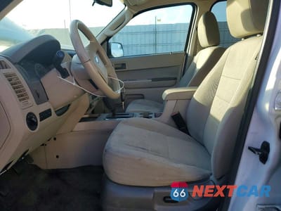 Zdjęcie 7 z 12 samochodu: 2011 FORD ESCAPE XLT VIN:1FMCU9D7XBKB34403 - miniatura