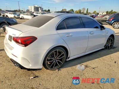 Trzecie zdjęcie samochodu z tyłu: 2020 MERCEDES-BENZ A 35 AMG VIN:W1K3G5BB8LJ239577 - miniatura