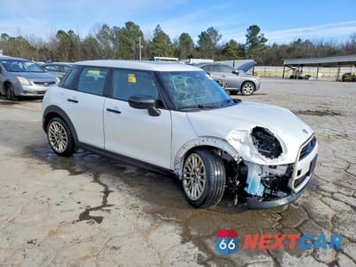 Czwarte zdjęcie samochodu z boku: 2025 MINI COOPER S VIN:WMW53GD0XS2X25299 - miniatura