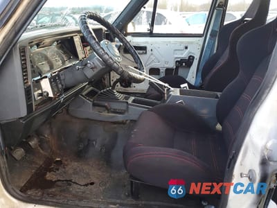 Zdjęcie 7 z 14 samochodu: 1987 JEEP CHEROKEE LAREDO VIN:1JCML7843HT135622 - miniatura